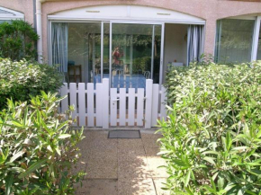 Appartement Climatisé 4 Pers, Proche Plage avec Terrasse et Parking Privé - FR-1-387-90